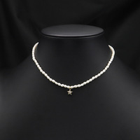 Collier de perles abordable, imitation perle, design floral, chaîne en alliage, accessoires de fête tendance et économiques, collier de perles