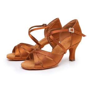 Vente d'usine professionnelle 5/7 cm Satin <span class=keywords><strong>chaussures</strong></span> de danse de salon <span class=keywords><strong>Salsa</strong></span> pratique Performance <span class=keywords><strong>chaussures</strong></span> femmes latines <span class=keywords><strong>chaussures</strong></span> de danse - Product Image 1