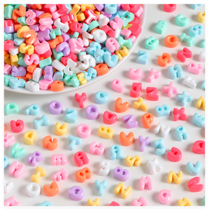 ตัวอักษร<span class=keywords><strong>ภาษา</strong></span>อังกฤษขนาดเล็กน่ารัก 26 ตัว พร้อมตัวเลข ทำจากเรซิ่น แบบหลังแบน สำหรับตกแต่งรองเท้า เคสมือถือ หรือทำชื่อตามสั่ง - Product Image 1