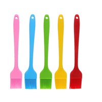Meilleure vente 28cm grand outil de grattoir à gâteau en silicone de qualité alimentaire résistant à la chaleur pour la cuisson outil de brosse à huile coloré