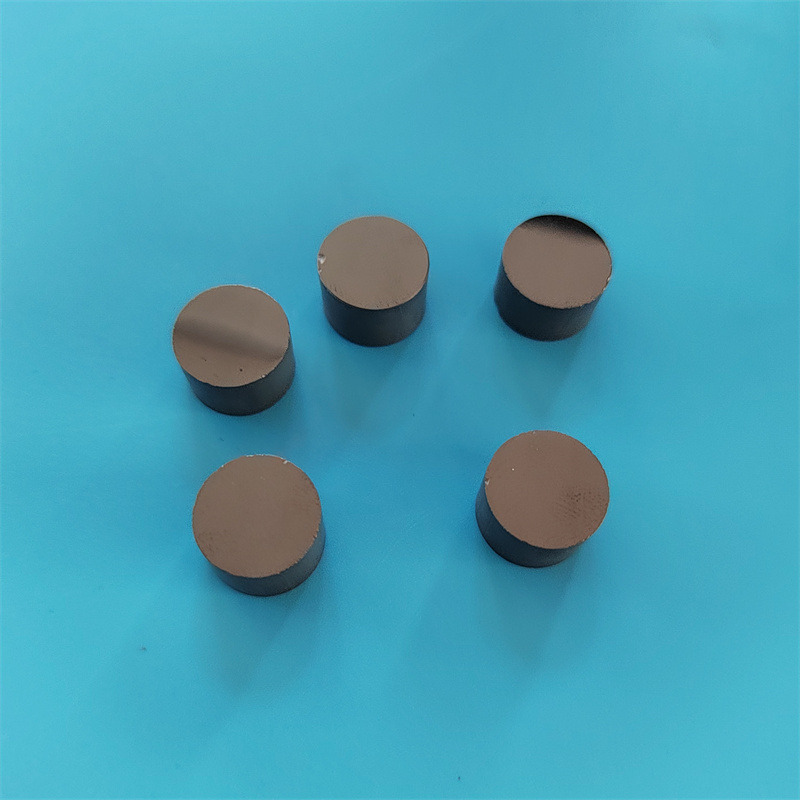 Katta eshak va ingichka bel fotosurati