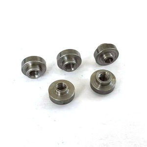 น็อตหัวกลมแบบขั้นบันได ขนาด 1 เมตร M6 เมตริก สีดำออกไซด์ ระดับ 4.8 DIN1587 - Product Image 3