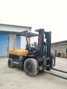 Handling Machinery 5Ton Used TCM <b>Forklift</b> Three Stage Mast Diesel FD25 FD30 FD50 High Gearbox Pump Motor Engine Bearing - Product Image 6