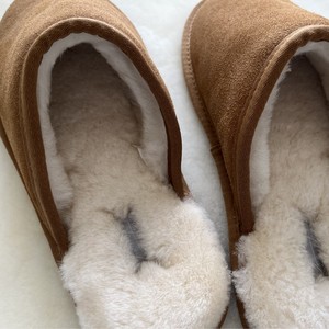 Chaussons d'intérieur chauds en fourrure <span class=keywords><strong>de</strong></span> <span class=keywords><strong>mouton</strong></span> pour femmes et hommes, avec logo personnalisé, style plat, fourrure <span class=keywords><strong>de</strong></span> <span class=keywords><strong>mouton</strong></span>, tendance, pour l'hiver - Product Image 3