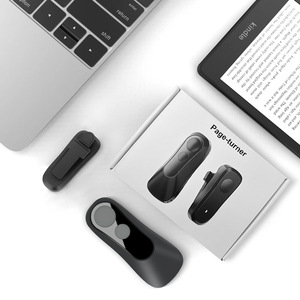 เครื่องพลิกหน้าไร้สายสำหรับเครื่องอ่านอีบุ๊ก Kindle รีโมทบลูทูธพร้อมคลิปหนีบและกระเป๋าพกพา - Product Image 4