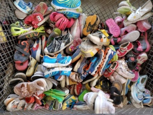 Scarpe da uomo colorate di alta qualità da donna e da bambino scarpe usate scarpe di seconda mano in balle - Product Image 3
