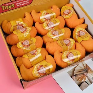 ของเล่นบีบครัวซองต์คลายเครียด ขายส่ง ของเล่นบีบระบายอารมณ์สำหรับเด็ก ของขวัญและรางวัลในห้องเรียน ครัวซองต์นุ่มนิ่ม - Product Image 4