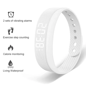 สร้อยข้อมืออัจฉริยะ LED ดิจิตอลกันน้ำ นาฬิกาอัจฉริยะ สมาร์ทแบนด์ พร้อมเครื่องวัดจำนวนก้าวในการวิ่ง จอแสดงผล สมาร์ทแบนด์ ระบบสั่นเตือน - Product Image 1