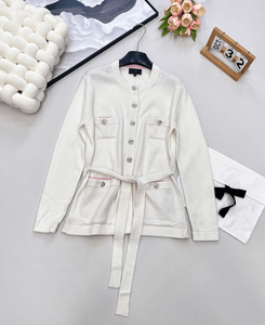 Cardigan en tricot ceinturé pour femme, pull boutonné à col rond avec poches sur le devant, tricot élégant à manches longues pour un usage quotidien - Product Image 1