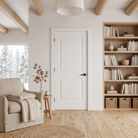 Porte intérieure moulurée texturée blanche apprêtée en gros, porte classique à 2 panneaux en MDF avec cadre pour projets d'appartements