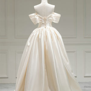 Marfil satén sin tirantes <span class=keywords><strong>una</strong></span> línea vestido de novia manga casquillo con flor vestido de novia RL291 - Product Image 4