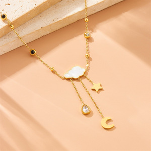 Collier en acier inoxydable doré avec pendentifs nuage, étoile et lune, bijoux féminins élégants et luxueux, parfait pour les cadeaux de vacances - Product Image 2