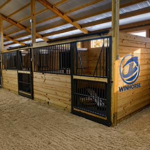 Establo Portátil para Caballos de Acero Galvanizado y Bambú, Refugio Prefabricado con Ventilación, Tamaño 4m, Garantía de 5 Años, para Uso en Exteriores en Granjas - Product Image 1