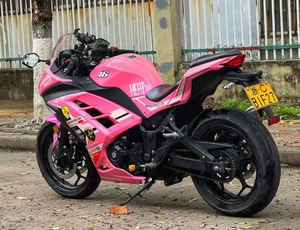 Moto sportive Kawasaki Ninja 250 250cc d'occasion, moteur refroidi par eau, essence, pour nouveaux motards et usage quotidien, forte puissance - Product Image 5