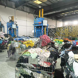 Nhà Máy Ban Đầu Bán Buôn Mùa Thu Phụ Nữ Thời Trang Hàn Quốc Phong Cách Crop <span class=keywords><strong>Top</strong></span> Dệt Kim Áo Len Hỗn Hợp Mã Biểu Tượng Bale Của Sử Dụng Quần Áo - Product Image 3