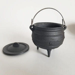 Mediano 1/8 #   <span class=keywords><strong>Caldero</strong></span> de Hierro Fundido con Soporte Metálico y Tapa - Olla de Bruja Potjie de China Continental 4.3'' 320ml - Product Image 3