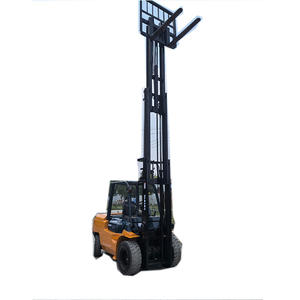 Carretilla elevadora Toyota 7FD usada, 5 toneladas, 3 etapas, 6 metros de altura, motor diésel, bajas horas, bien cuidada, lista para trabajar - Product Image 1