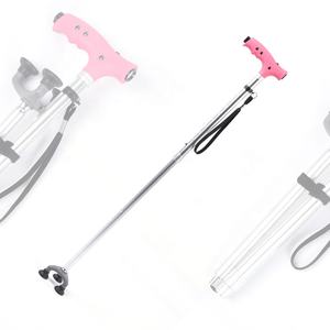 à 3 sections Tri-Base TPR pieds embouts en caoutchouc bouchon poignées led élégant <span class=keywords><strong>cannes</strong></span> <span class=keywords><strong>de</strong></span> canne avec lampe <span class=keywords><strong>de</strong></span> poche - Product Image 1