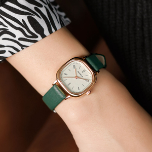 Reloj de Cuarzo Cuadrado Minimalista para Mujer con Correa de Cuero - Product Image 4