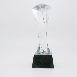 Directamente <span class=keywords><strong>de</strong></span> fábrica Diamond Tower Glass Award Twisted Column Crystal Trophy Regalo para recuerdos Nuevas ideas <span class=keywords><strong>de</strong></span> productos 2025 - Product Image 1