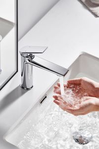 Rubinetto miscelatore cromato lucido KD-210F per <span class=keywords><strong>bagno</strong></span> di hotel, in ottone, con filtro acqua e acqua calda/fredda - Product Image 2