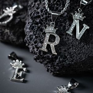 Collar Hip Hop para Hombre con Colgante de Corona y Letra, Zirconia, Aleación de Zinc, Joyería de Regalo, Colgantes Temáticos Únicos y Modernos - Product Image 1