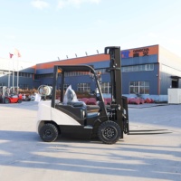 Chariot élévateur GPL 2-3 tonnes, mât conteneur, essence, 3m, à vendre