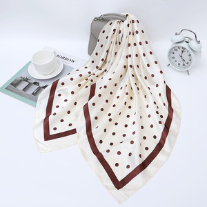 SYH1402 Bestseller Foulard Quadrato in Raso di Seta con Logo Personalizzato Stampato - Product Image 2