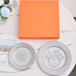 Service de vaisselle de restaurant en porcelaine fine, motif cheval, assiettes plates et assiettes à pain - Product Image 1