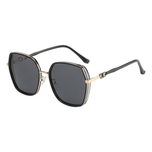 Nouvelle Collection 2026 – Lunettes de <span class=keywords><strong>Soleil</strong></span> Oversize Polarisées pour Femmes aux Visages Carrés, Design Rose Scintillant, Protection UV400, Idéales pour le Sport - Product Image 6
