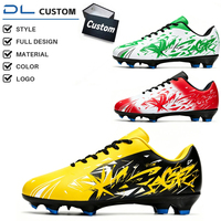 Chaussures de football à crampons pour terrain ferme avec impression graffiti personnalisée, performance antidérapante, logo OEM/ODM, respirantes, légères, en EVA, été/hiver