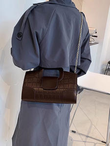 Bolso de Mujer Estilo Vintage, Forma de Sillín, PVC, para Boda o Playa, con Cierre de Cremallera, Forro de Cachemira y Correa para la Cintura - Product Image 3