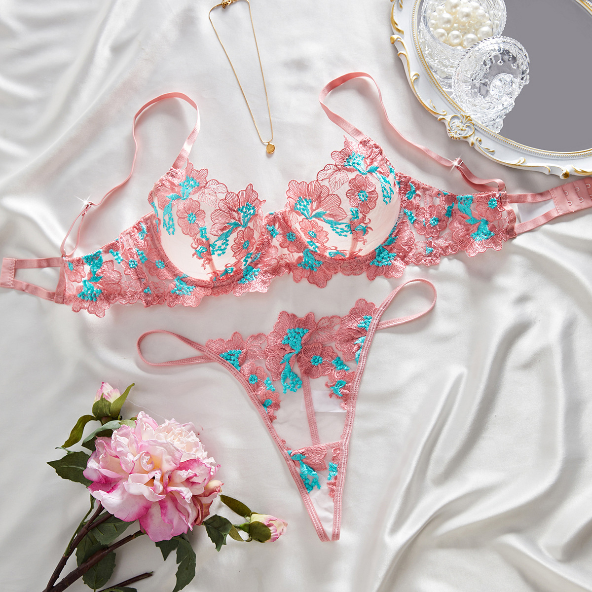 Comodidad con estilo: eleva tu colección con ropa interior