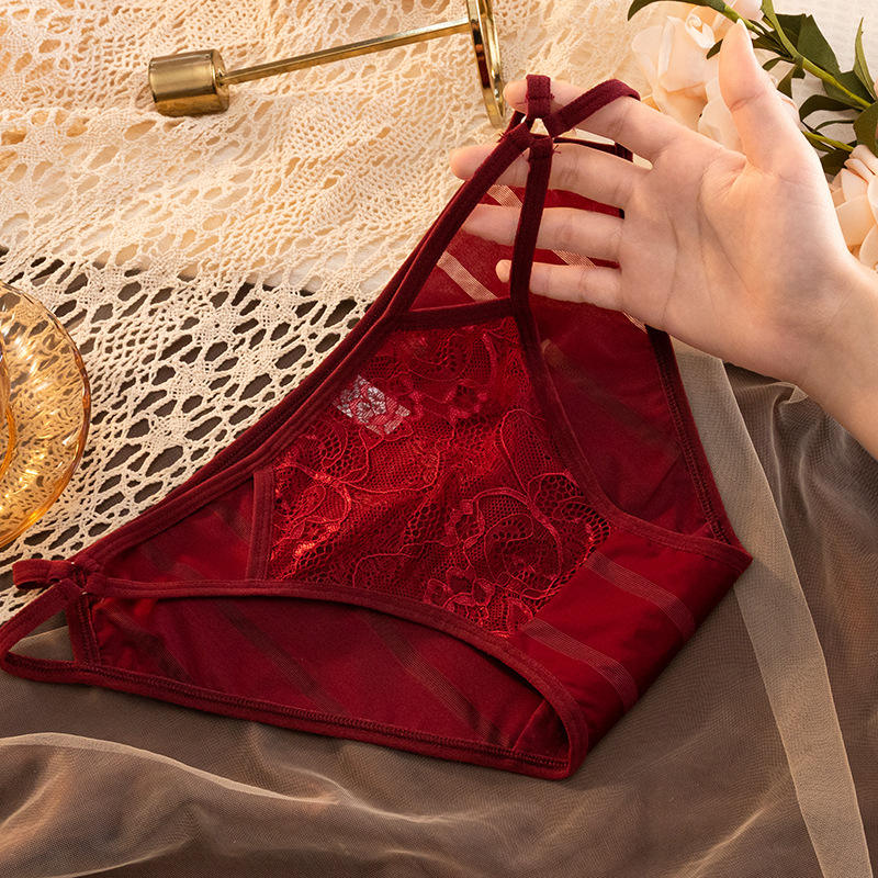 Women's Thin and Light Floral G-String Panties Cross-Strap Thongs with Embroidery Decoration Mid-Rise Lace Panty