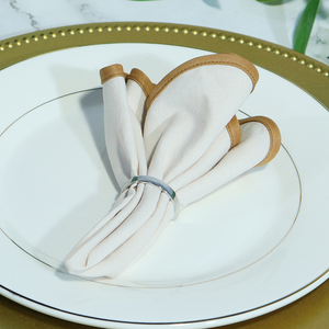 Serviettes en lin brodées de haute qualité Nappe de mariage jetable avec logo personnalisé Design exquis Rehaussez votre table - Product Image 5