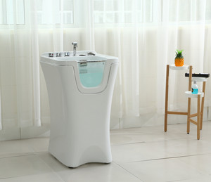 Jouet pour animaux de compagnie en acrylique au design moderne, best-seller, avec massage par air et <span class=keywords><strong>baignoire</strong></span> à bulles multifonction pour chiens et utilisation en salle de bain - Product Image 3