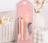 K-50472-602 Coupe-ongles en plastique, ensemble de 4 pièces, design portable, kit d'outils de beauté multifonctionnel, facile à transporter, idéal pour les voyages
