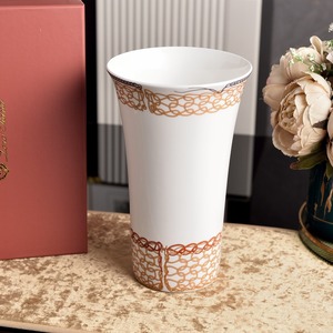 Jarrón de Cerámica Hecho a Mano de Estilo Art Deco, Simple y Moderno, Ideal para Regalos de Alta Gama en la Mesa - Product Image 3