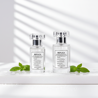 Flacon de parfum vide haut de gamme 20ml 30ml en verre, nouveau design, pulvérisateur à pompe, forme ronde givrée, bouchon à vis, 100 pièces MOQ, emballage diffuseur