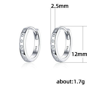 Orecchini a Cerchio Minimalisti con Connettore, Gioielli Semplici e alla Moda con Accenti Scintillanti - Product Image 3