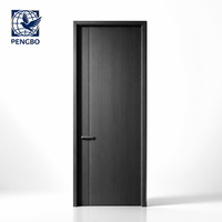 Porte intérieure en MDF mélaminé à grain de bois anthracite profond, design à lignes verticales, pour chambre, hôtel, appartement