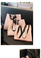 Sacs en plastique pour vêtements, sacs de boutique roses, sacs polyvalents pour l'emballage, sacs en plastique à poignée découpée