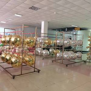 Quả cầu trang trí Giáng sinh bằng nhựa không vỡ, kích thước 3/4/6/8/10/15/20/25/30/40/50cm, màu xanh lá, bạc, đỏ, xanh dương, vàng - Product Image 6