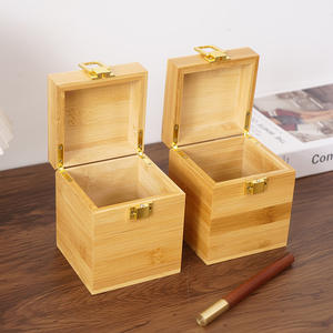 Boîte de rangement en <span class=keywords><strong>bambou</strong></span> Caoxian avec couvercle rabattable et verrouillage, design gravé, forme rectangulaire, pour bijoux et thé - Product Image 1