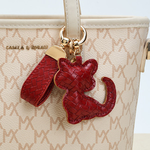 Porte-clés en cuir PU rembourré tressé créatif pour chat, breloque de sac mignonne, ornement suspendu en cuir PU, cadeau pour les amoureux des chats - Product Image 3