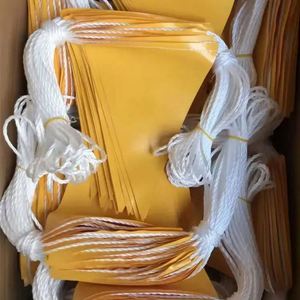 ธงเตือนจราจรแบบกำหนดเอง สีเหลืองส้ม ทำจาก PVC ป้องกันรอยยับ สำหรับงานก่อสร้าง พร้อมเชือกแขวน พิมพ์ลายดิจิทัลตามสั่ง - Product Image 3