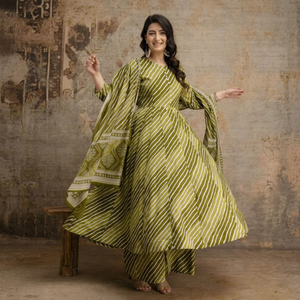 Conjunto de traje de algodón Kali Lehriya Premium 24 para mujer con kurta acampanada, pantalón estampado y dupatta a juego. - Product Image 1