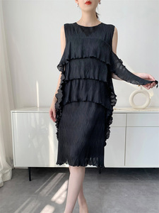Robe Gilet Plissée Unie Tissée Longueur Genou PY pour Femme, Nouveau Style Été 2026 avec Design Distinctif - Product Image 2