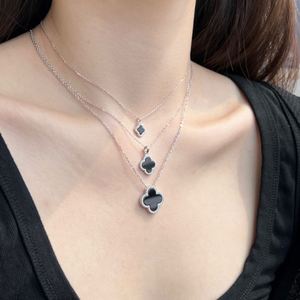 Collier pendentif en argent sterling 925 Dylam Elegance Design, trèfle à quatre feuilles porte-bonheur, zircone 5A, chaîne à maillons, pour femmes - Product Image 5