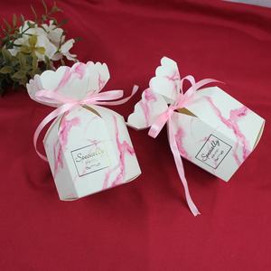 Boîte de bonbon hexagonale verte or rouge de bénédiction de logo personnalisé pour cadeau de demoiselle d'honneur de mariage boîte d'emballage de chocolat sucré noix de coco sucre - Product Image 5